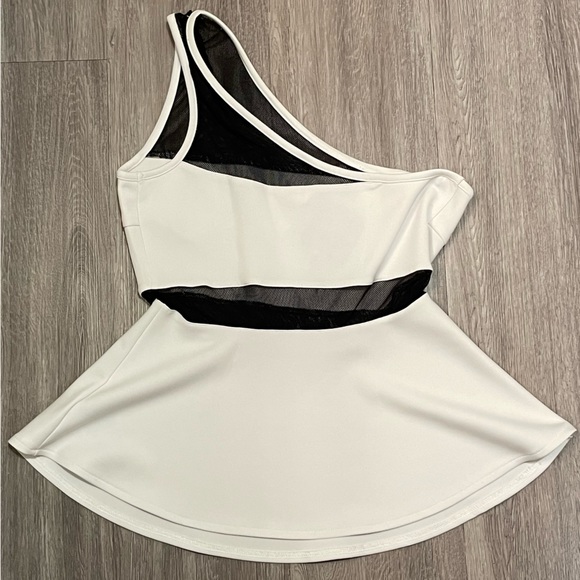 Guess peplum top - Picture 2 of 2